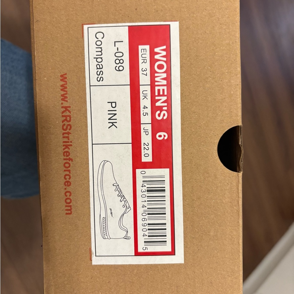 Source Unknown Blush Athletic Shoes NWT - image 4